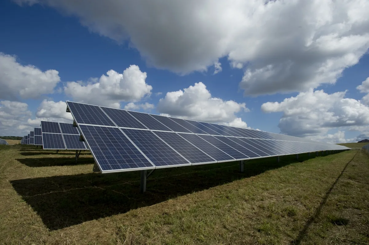 Installation de panneaux solaires photovoltaïques sur toiture au Maroc